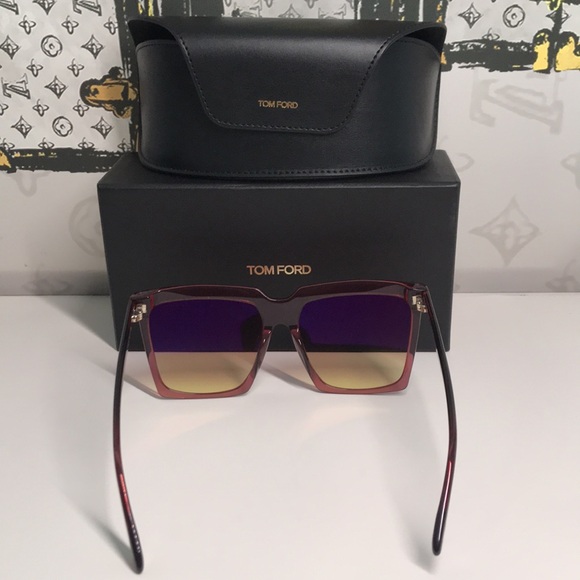 NEW Tom Ford TF764 69T Sunglasses – Shiny Bordeaux Frame / Gradient Bordeaux Le main image 13